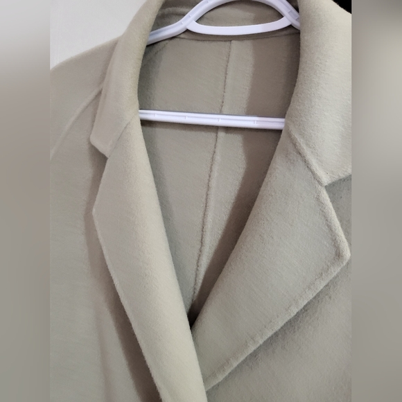 Women's Winter Wool Coat Size Medium - Picture 7 of 13